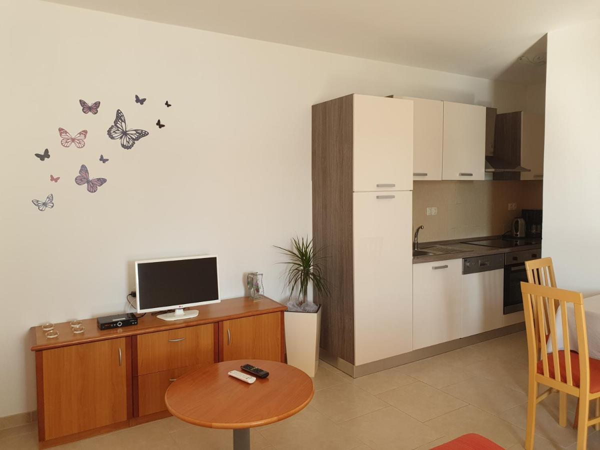 Apartmani I Sobe Jusic Раб Екстериор снимка