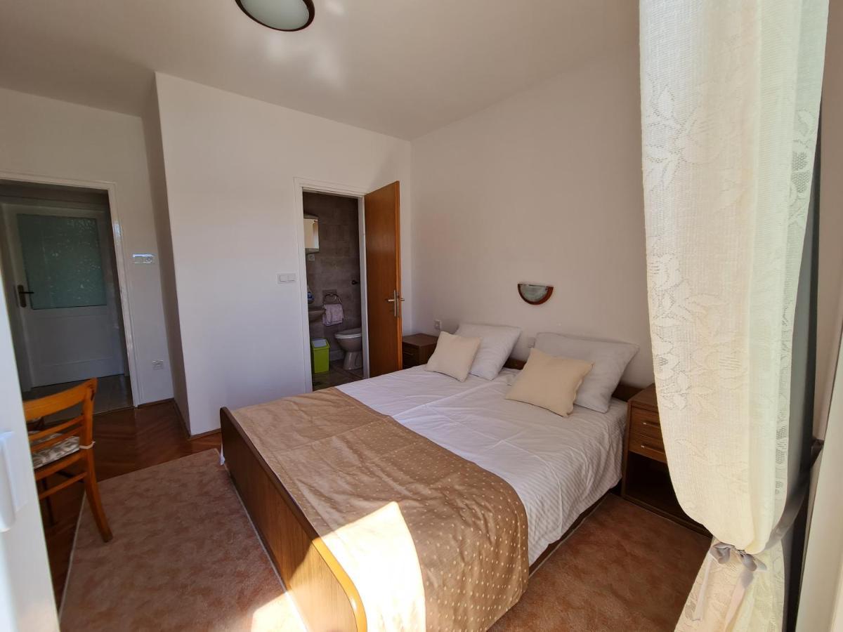 Apartmani I Sobe Jusic Раб Екстериор снимка