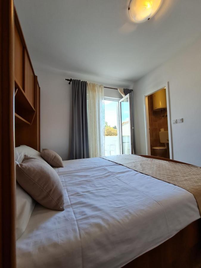 Apartmani I Sobe Jusic Раб Екстериор снимка
